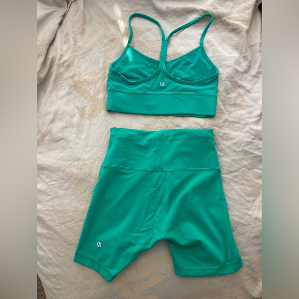 Lululemon Workout Set - sports bra and bike shorts